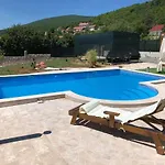Emili