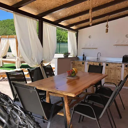 빌라 Emili 포수셰