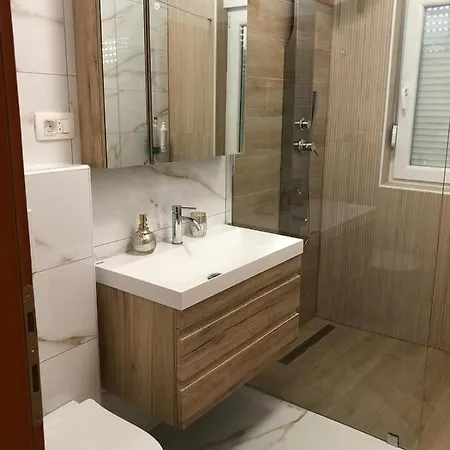 빌라 Emili 포수셰